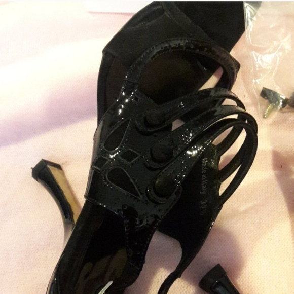 Designer DIOR Patent Leather Sandals - Picture 2 of 10